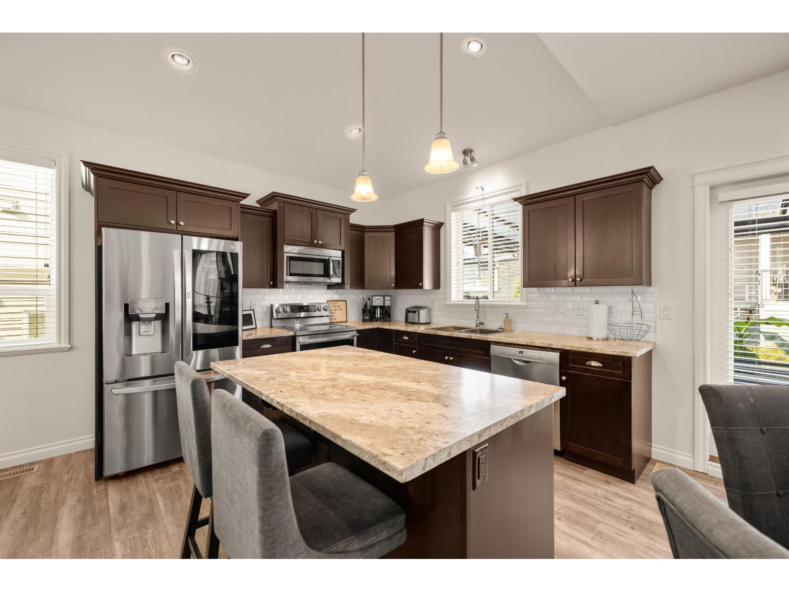 6155 REXFORD DRIVE|Promontory