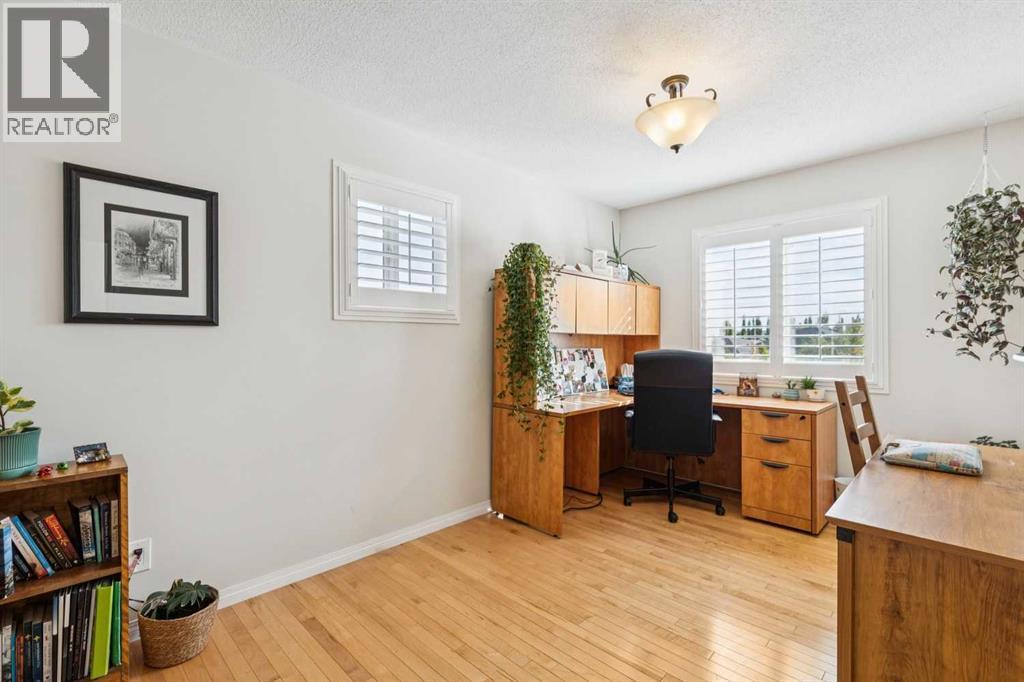 35 Royal Oak Gardens NW