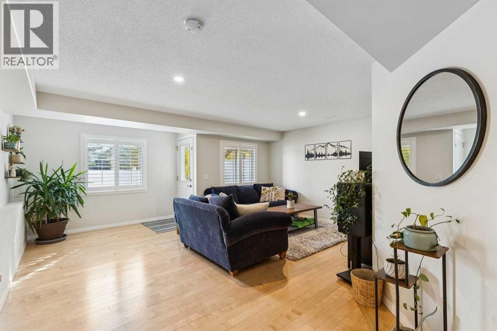 35 Royal Oak Gardens NW