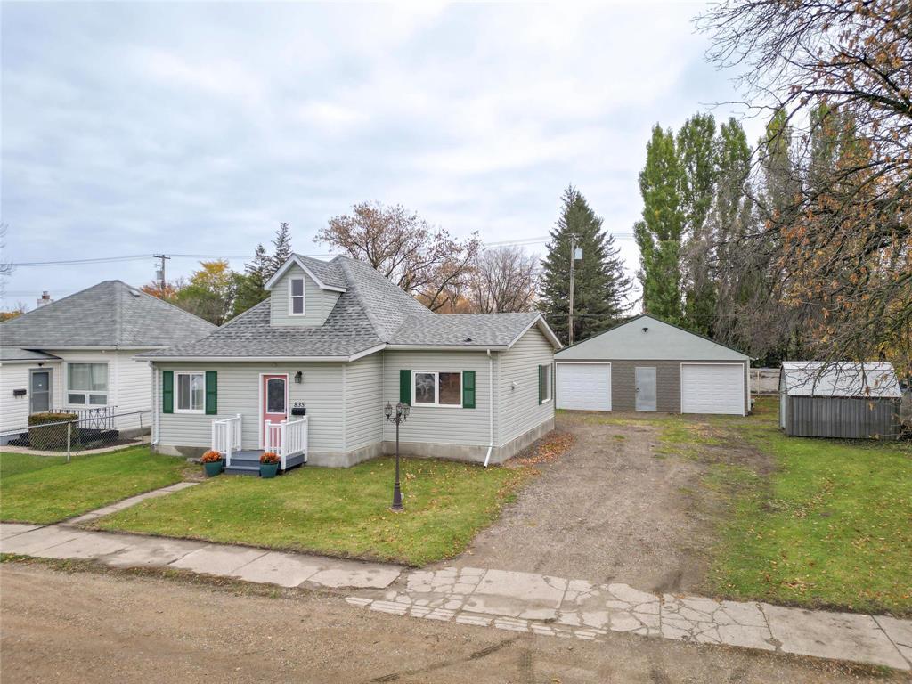 835 7th Street, Brandon, Manitoba  R7A 3T8 - Photo 1 - 202625565