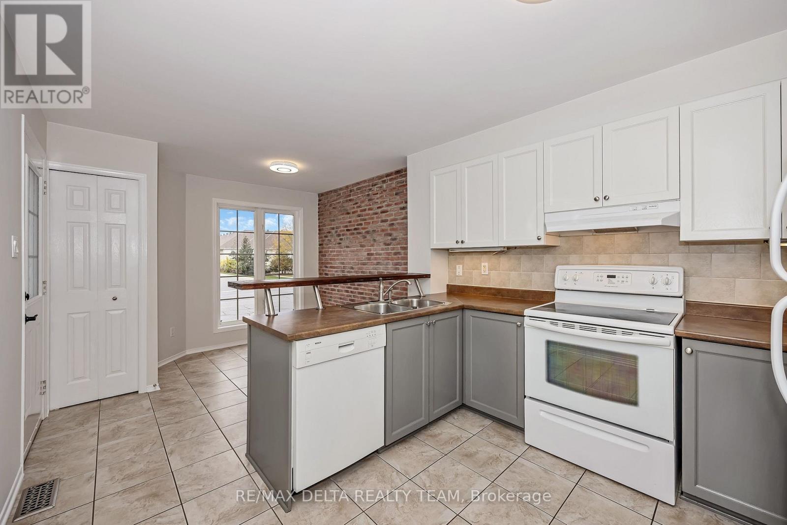 900 Longfields Drive, Ottawa, Ontario  K2J 5K6 - Photo 4 - X14028036