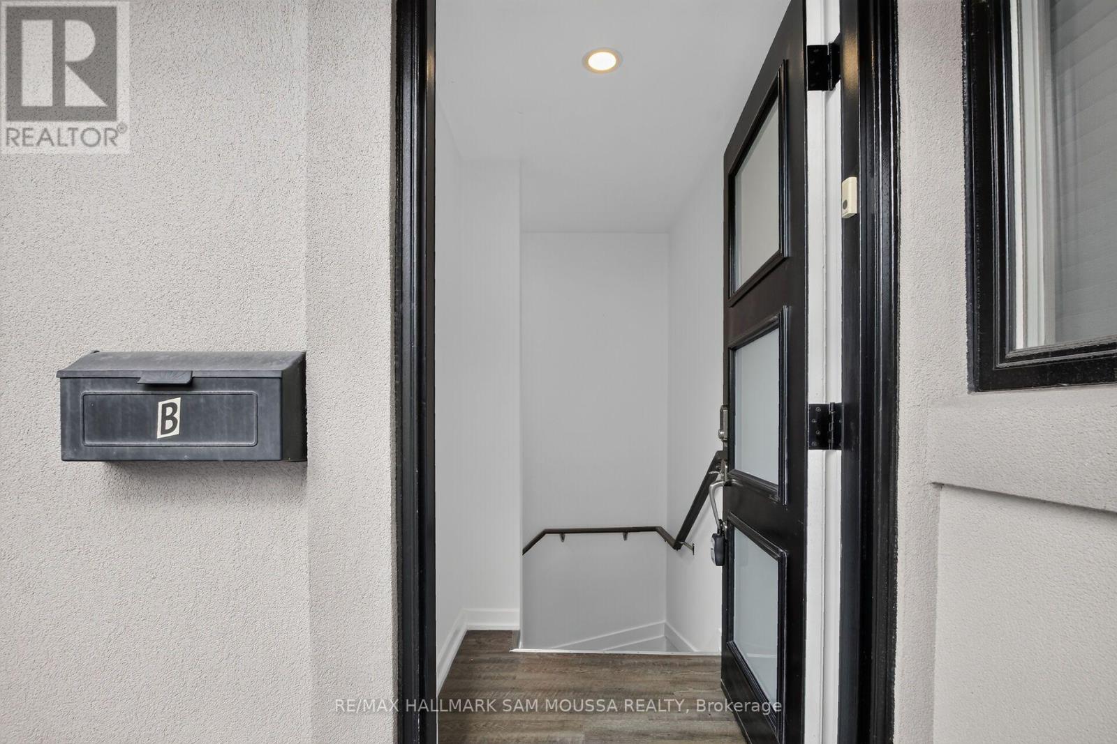971b Blythdale Road, Ottawa, Ontario  K2A 3N9 - Photo 4 - X14028098