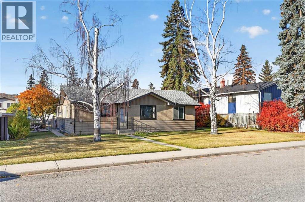 4339 70 Street Nw, Calgary, Alberta  T3B 2K4 - Photo 4 - A2350691