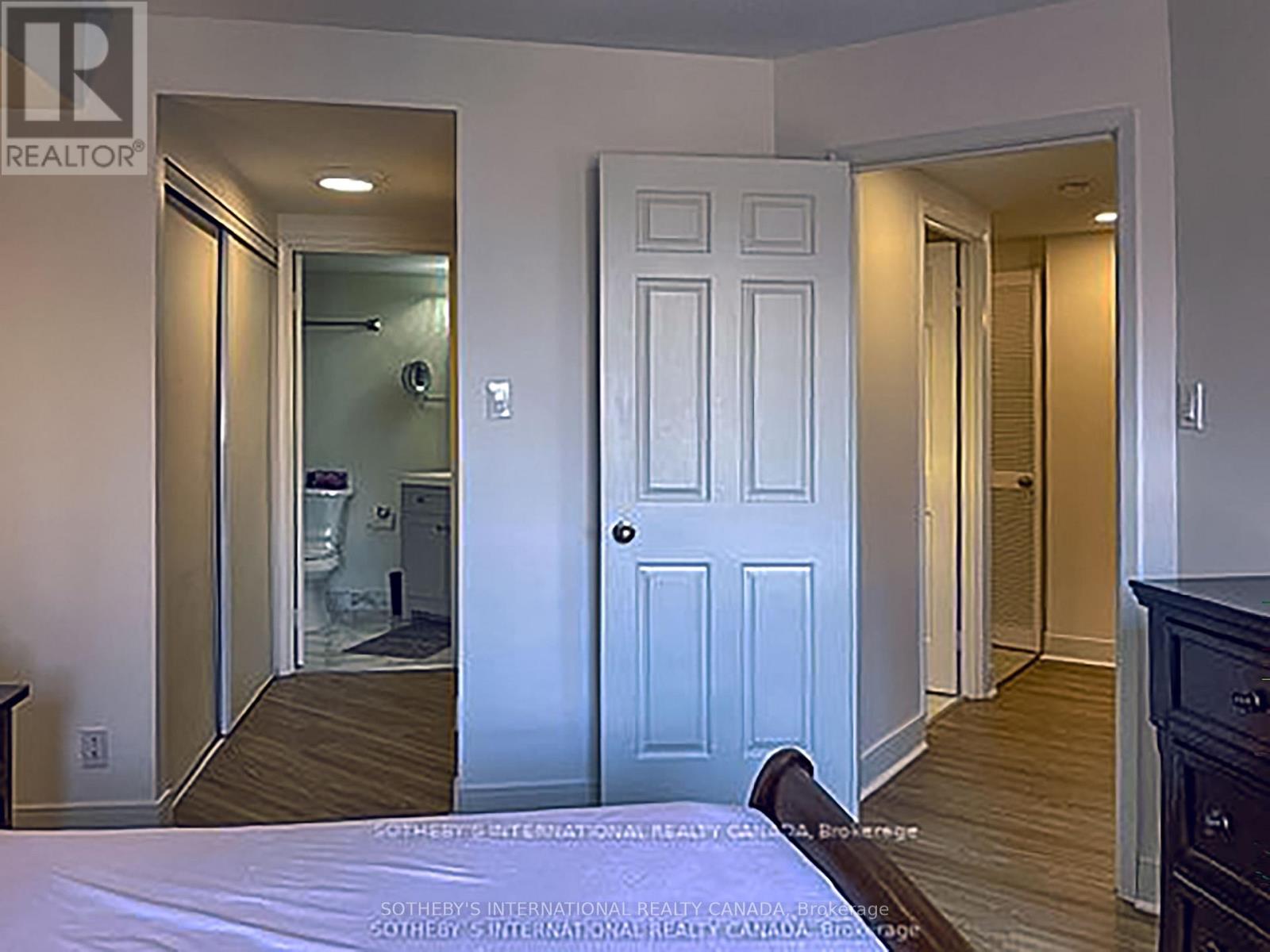 1715 - 711 Bay Street, Toronto, Ontario  M5G 2J8 - Photo 11 - C14028002