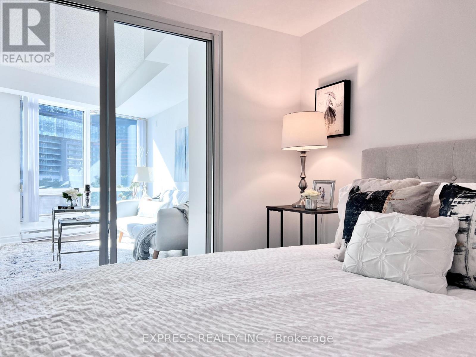 512 - 361 Front Street W, Toronto, Ontario  M5V 3R5 - Photo 2 - C14028076