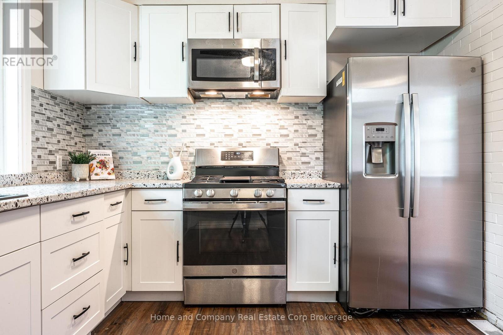 3 Daly Avenue, Stratford, Ontario N5A 1B7 - Photo 3 - X14028234