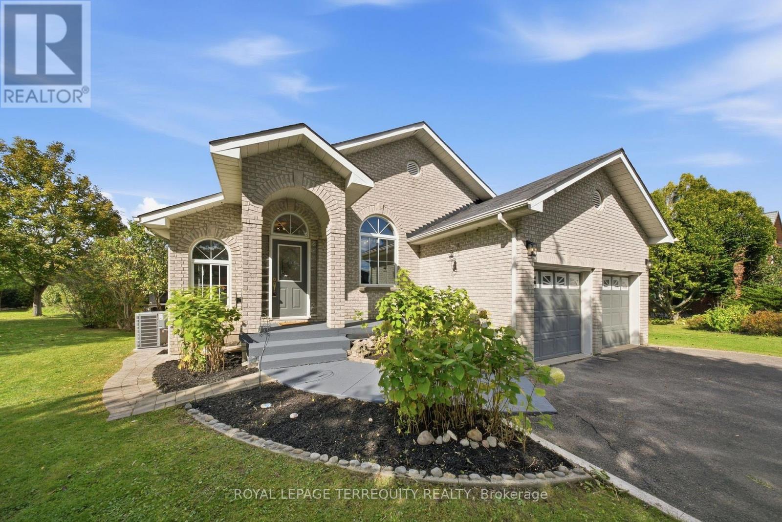 29 Ontoro Boulevard, Ajax, Ontario  L1Z 1X6 - Photo 4 - E14028090