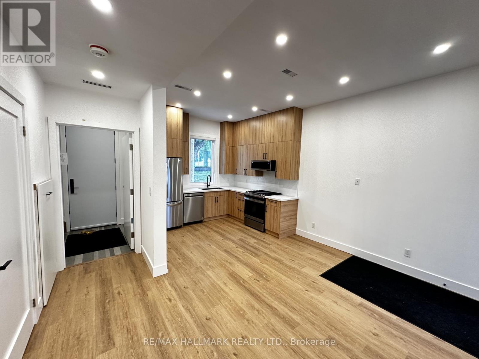 Laneway - 31 Woodfield Road, Toronto, Ontario  M4L 2W4 - Photo 4 - E14028118