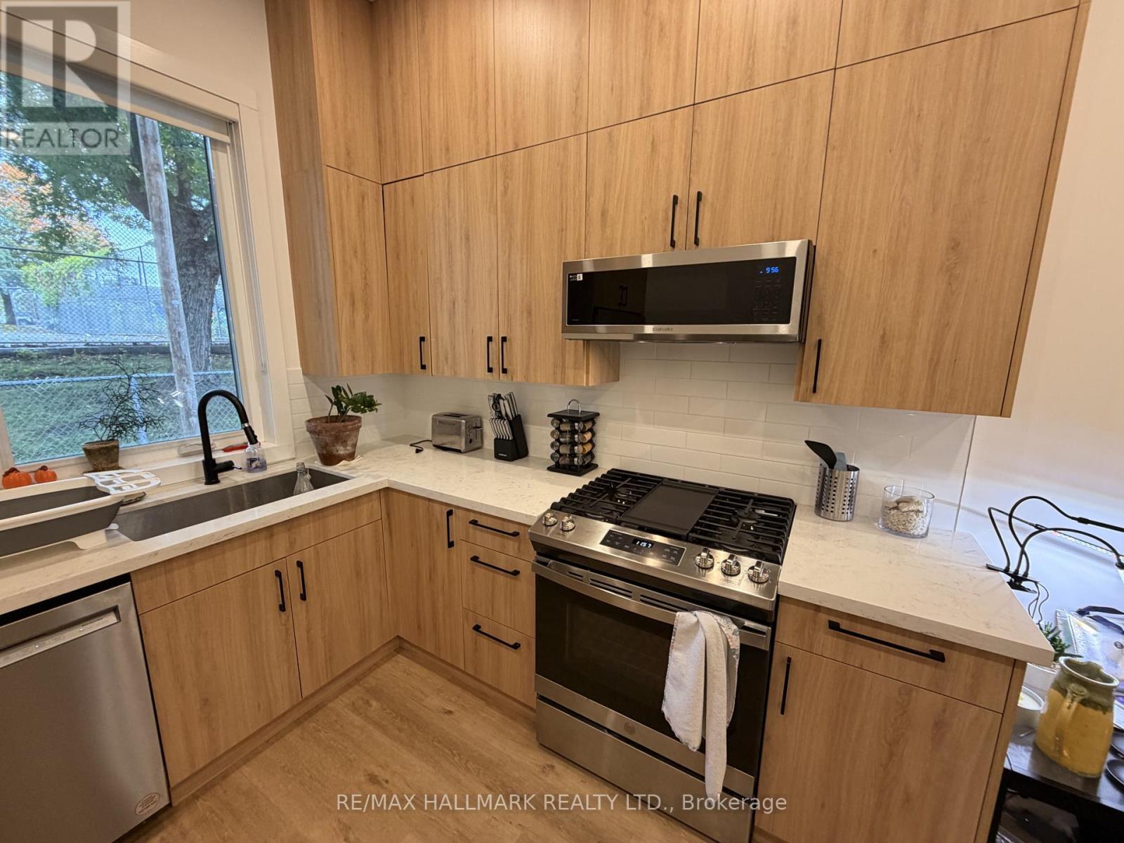 Laneway - 31 Woodfield Road, Toronto, Ontario  M4L 2W4 - Photo 8 - E14028118