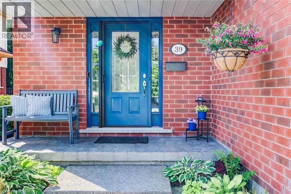 39 Oliver Court Se, Kitchener, Ontario  N2N 3E7 - Photo 4 - 40870642