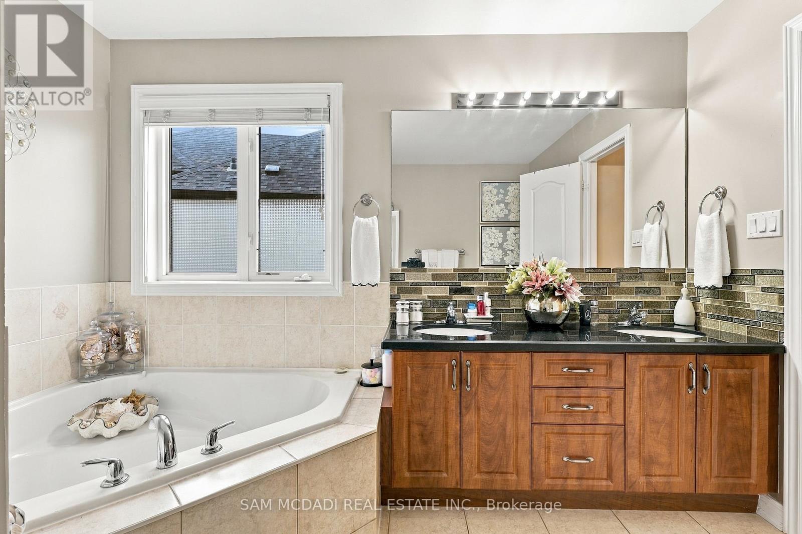 35 Tiana Court, Vaughan, Ontario  L4H 0C8 - Photo 25 - N14028246