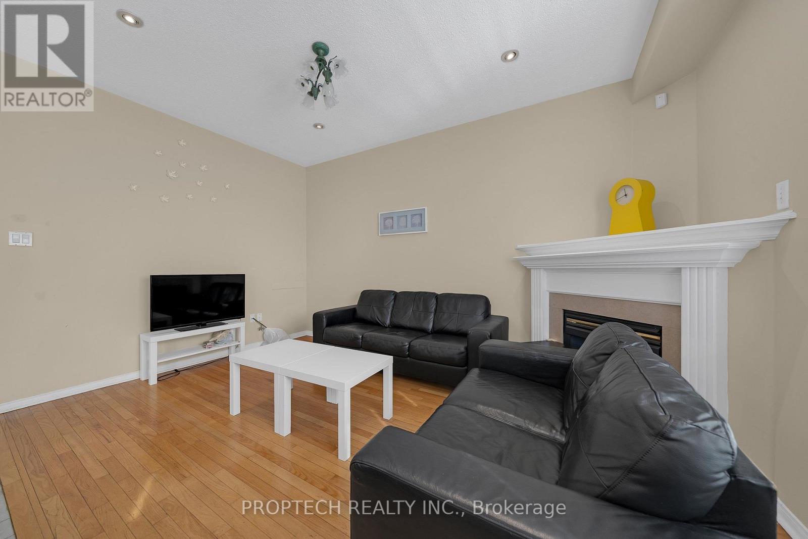 5 Hartwell Place, Markham, Ontario  L6C 2K3 - Photo 10 - N14028250