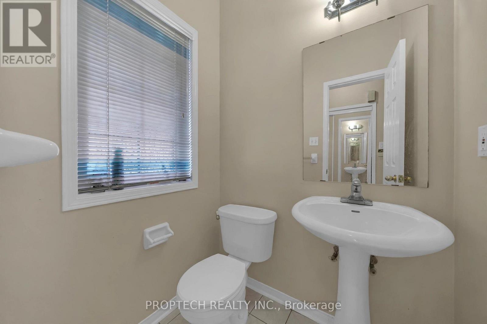 5 Hartwell Place, Markham, Ontario  L6C 2K3 - Photo 4 - N14028250