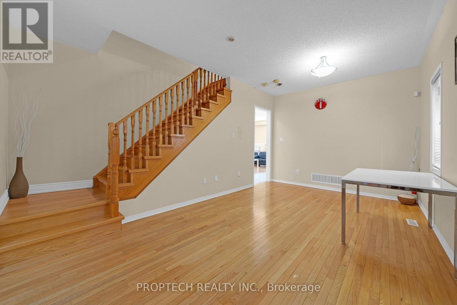 5 Hartwell Place, Markham, Ontario  L6C 2K3 - Photo 6 - N14028250