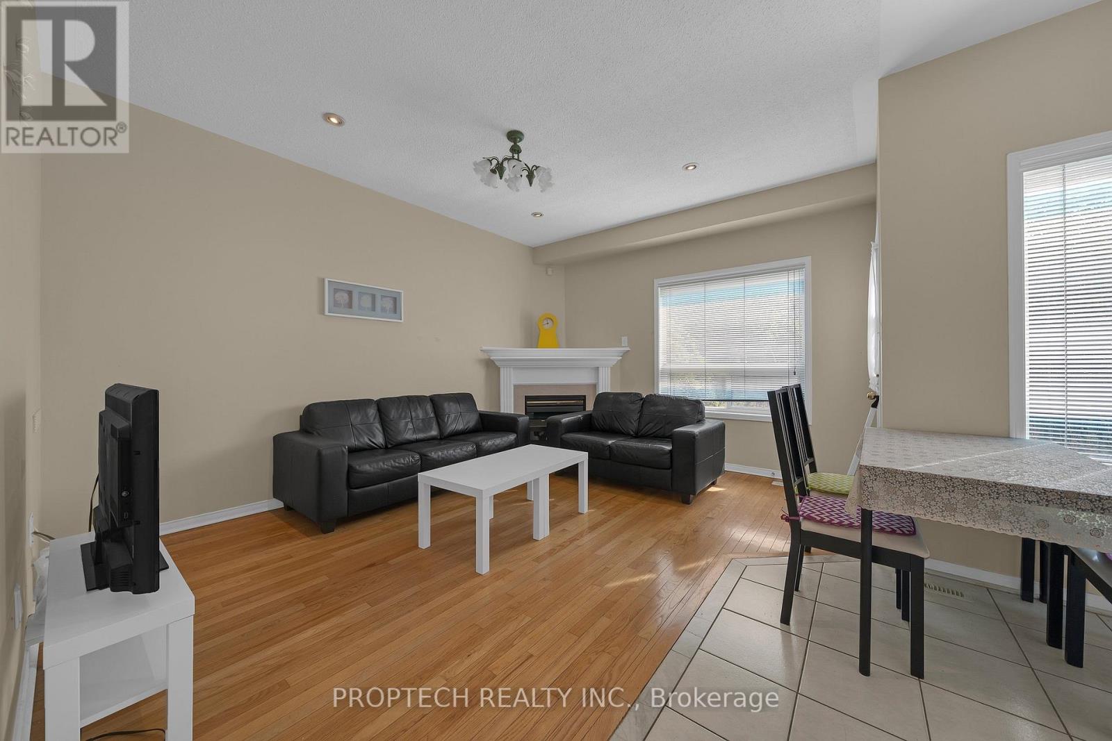 5 Hartwell Place, Markham, Ontario  L6C 2K3 - Photo 8 - N14028250