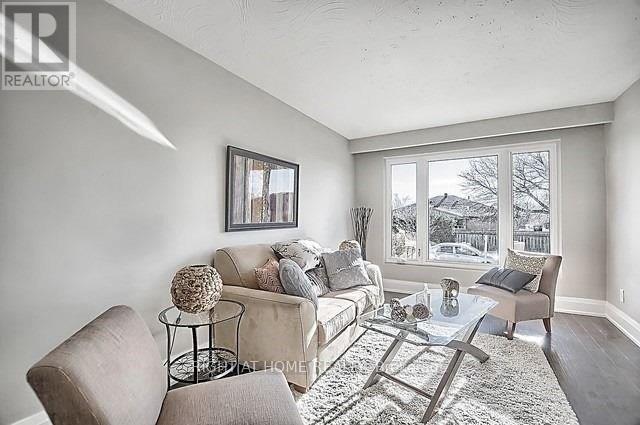 MAIN FL - 167 SEPTONNE AVENUE, Newmarket, Ontario