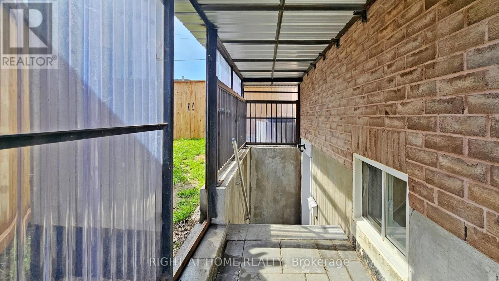 38 Prince George Crescent, Barrie, Ontario  L4N 0K9 - Photo 11 - S14028248