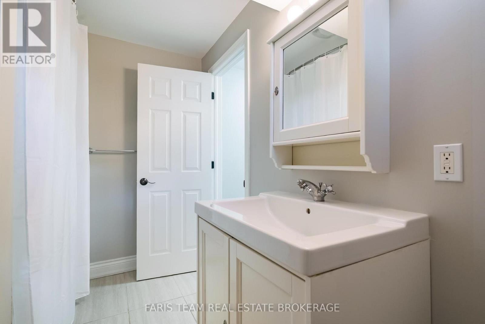 61 Oakridge Drive, Barrie (Sunnidale), Ontario  L4N 5N6 - Photo 24 - S14028252