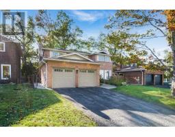 61 OAKRIDGE DRIVE, Barrie, Ontario