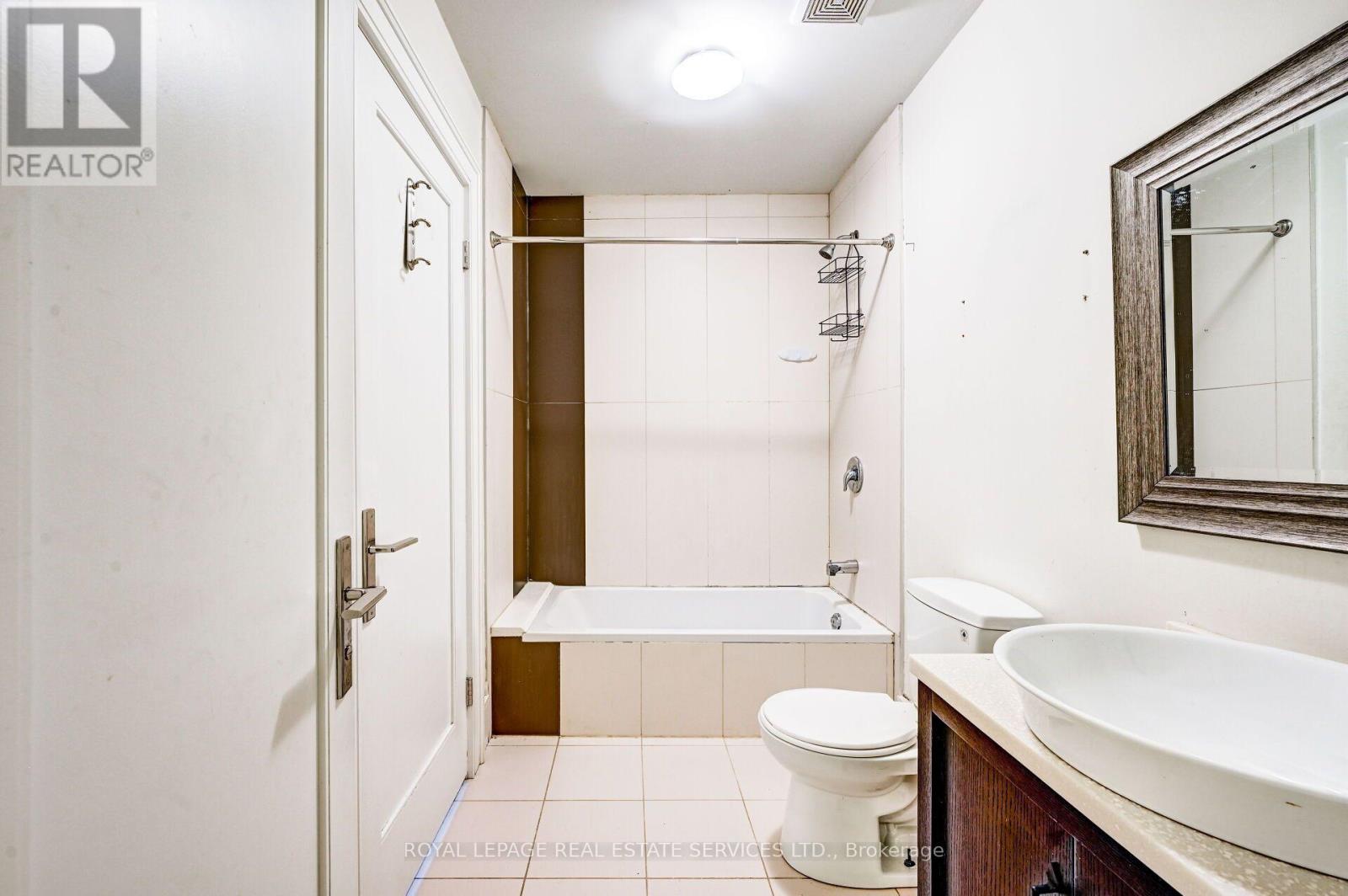 L - 63 Burrows Avenue, Toronto, Ontario  M9B 4W8 - Photo 17 - W14028000