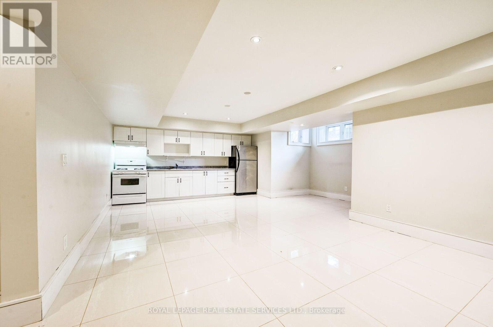 L - 63 Burrows Avenue, Toronto, Ontario  M9B 4W8 - Photo 3 - W14028000