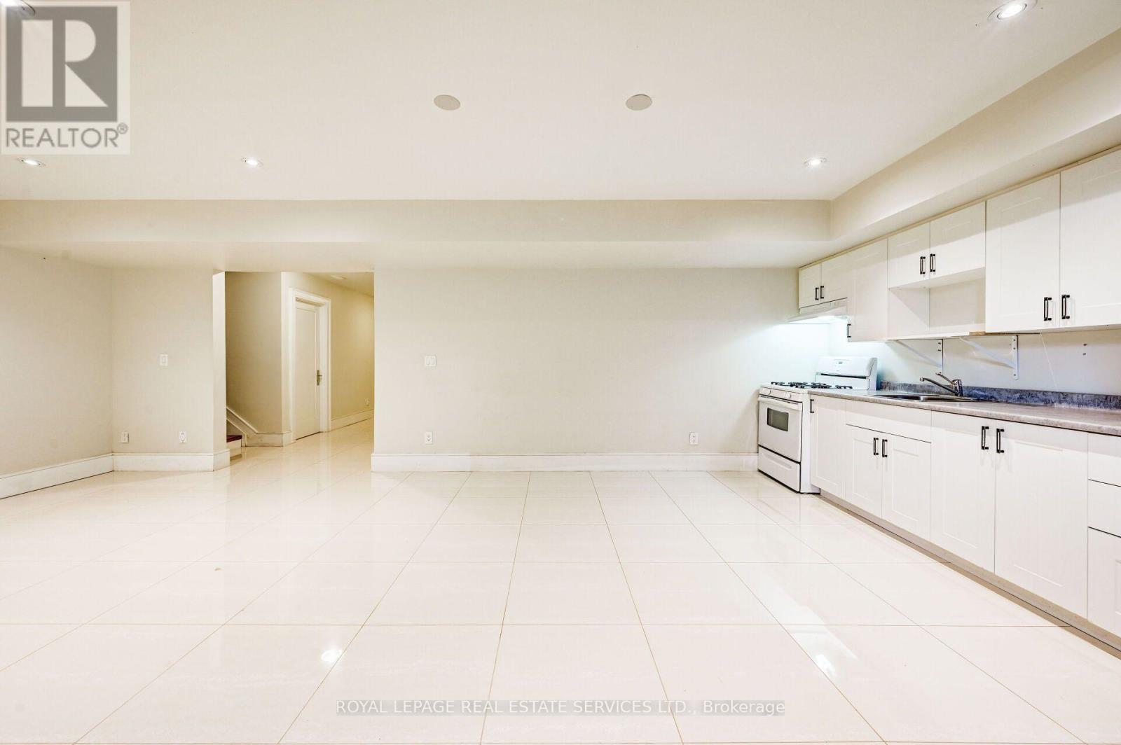 L - 63 Burrows Avenue, Toronto, Ontario  M9B 4W8 - Photo 9 - W14028000
