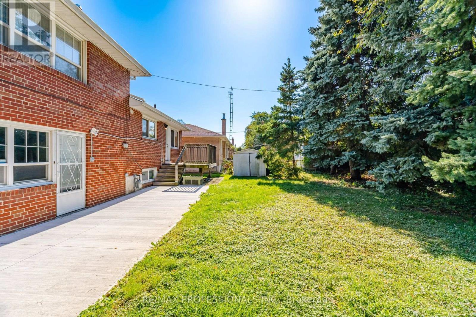 75 Sabrina Drive, Toronto, Ontario  M9R 2J8 - Photo 43 - W14028106