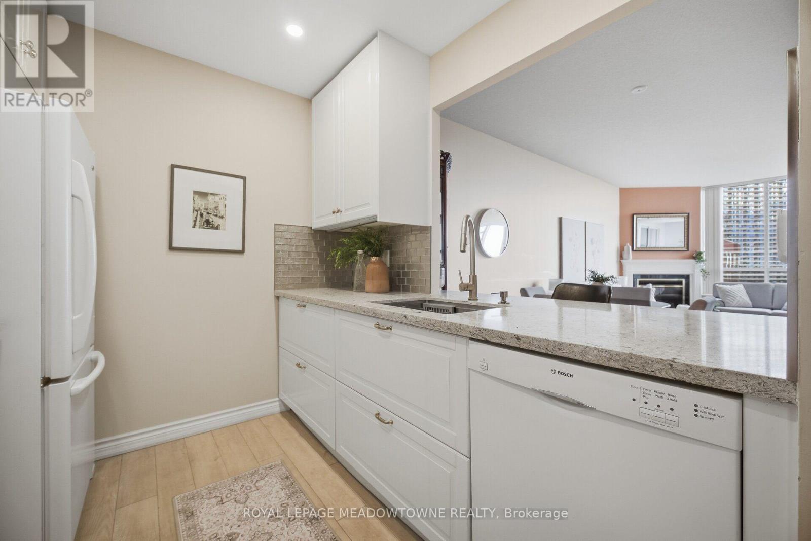 816 - 1 Ripley Avenue, Toronto, Ontario  M6S 4Z6 - Photo 14 - W14028138