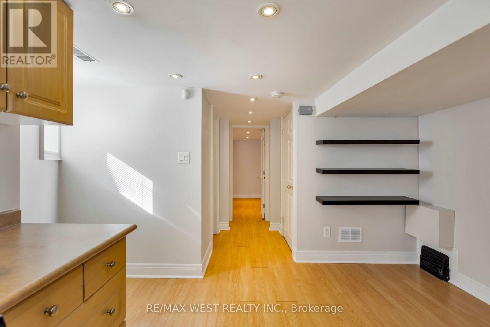 81 Chelsea Avenue, Toronto, Ontario  M6P 1B9 - Photo 33 - W14028154