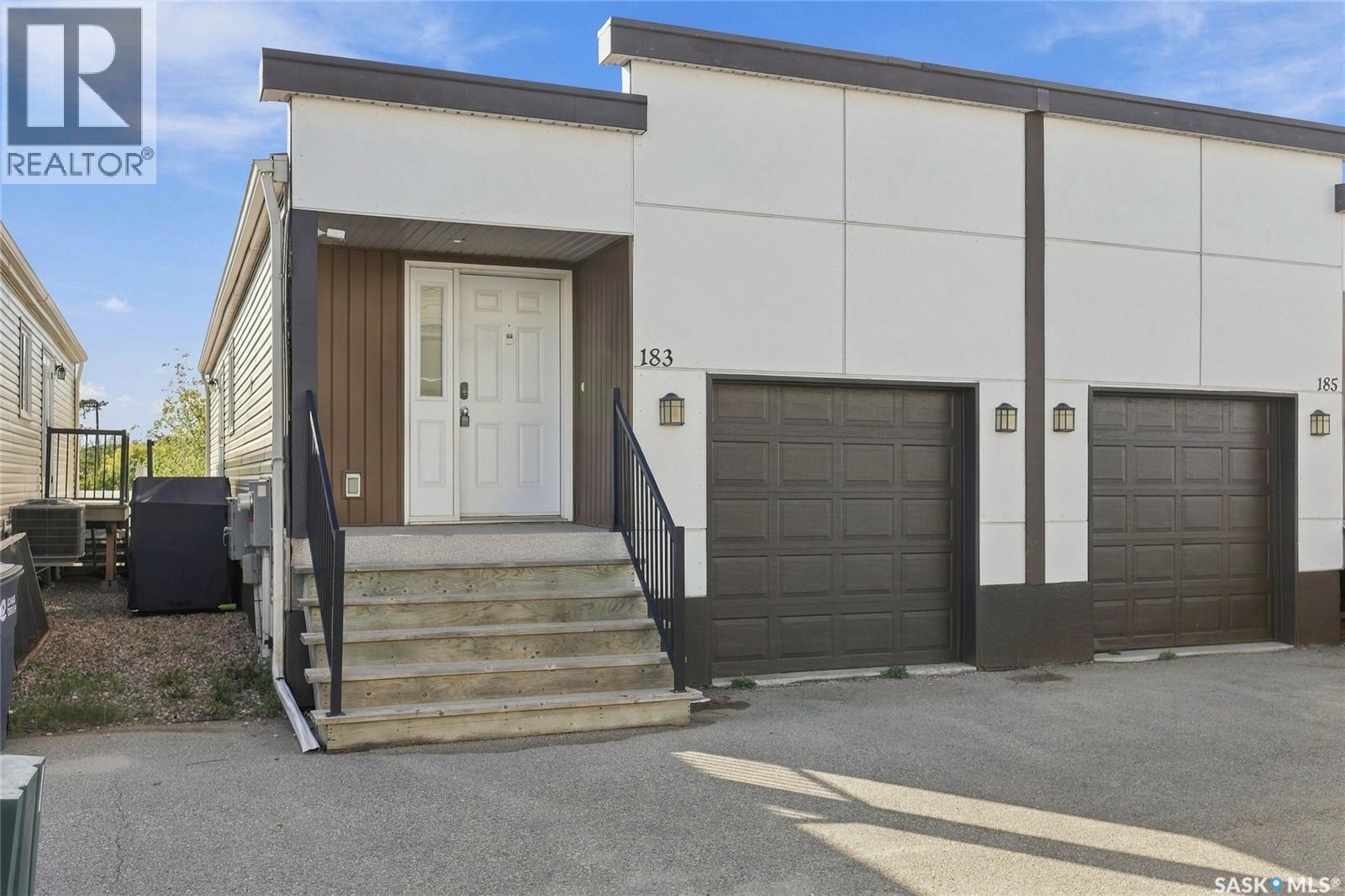 183 CHATEAU CRESCENT, pilot butte, Saskatchewan