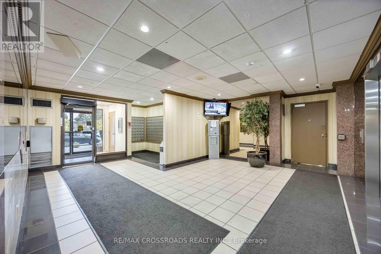 209 - 10 Markbrook Lane, Toronto, Ontario  M9V 5E3 - Photo 3 - W14028222