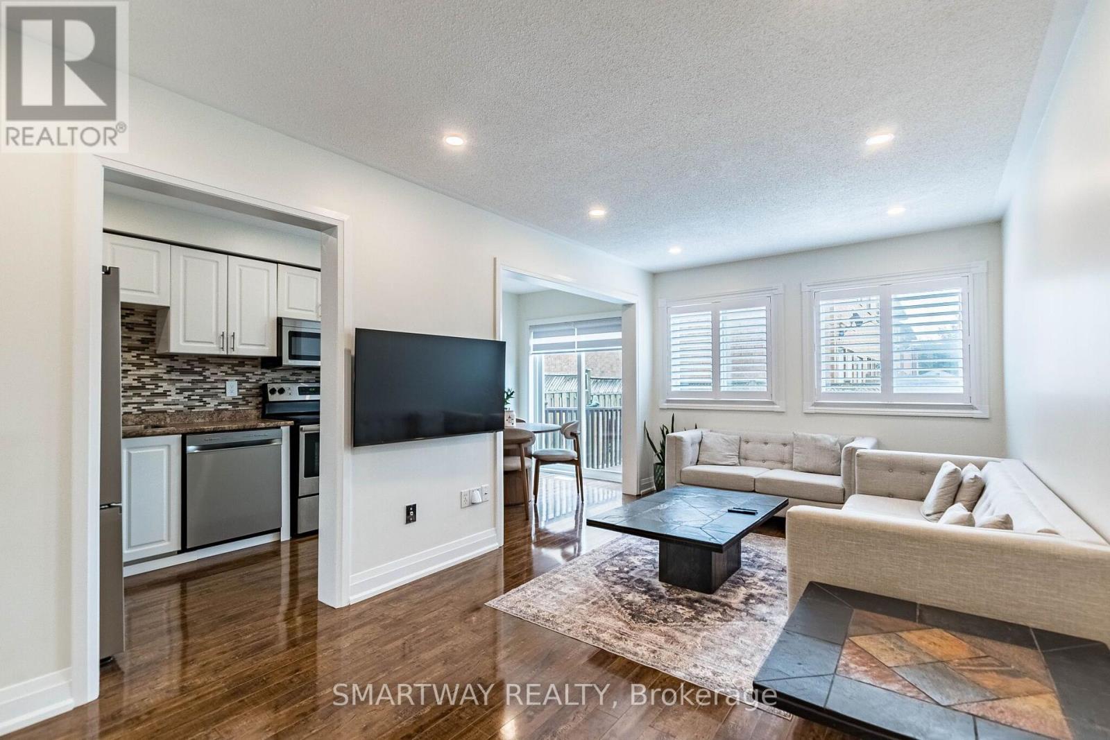 94 Goldenlight Circle, Brampton, Ontario  L6X 4N6 - Photo 10 - W14028300