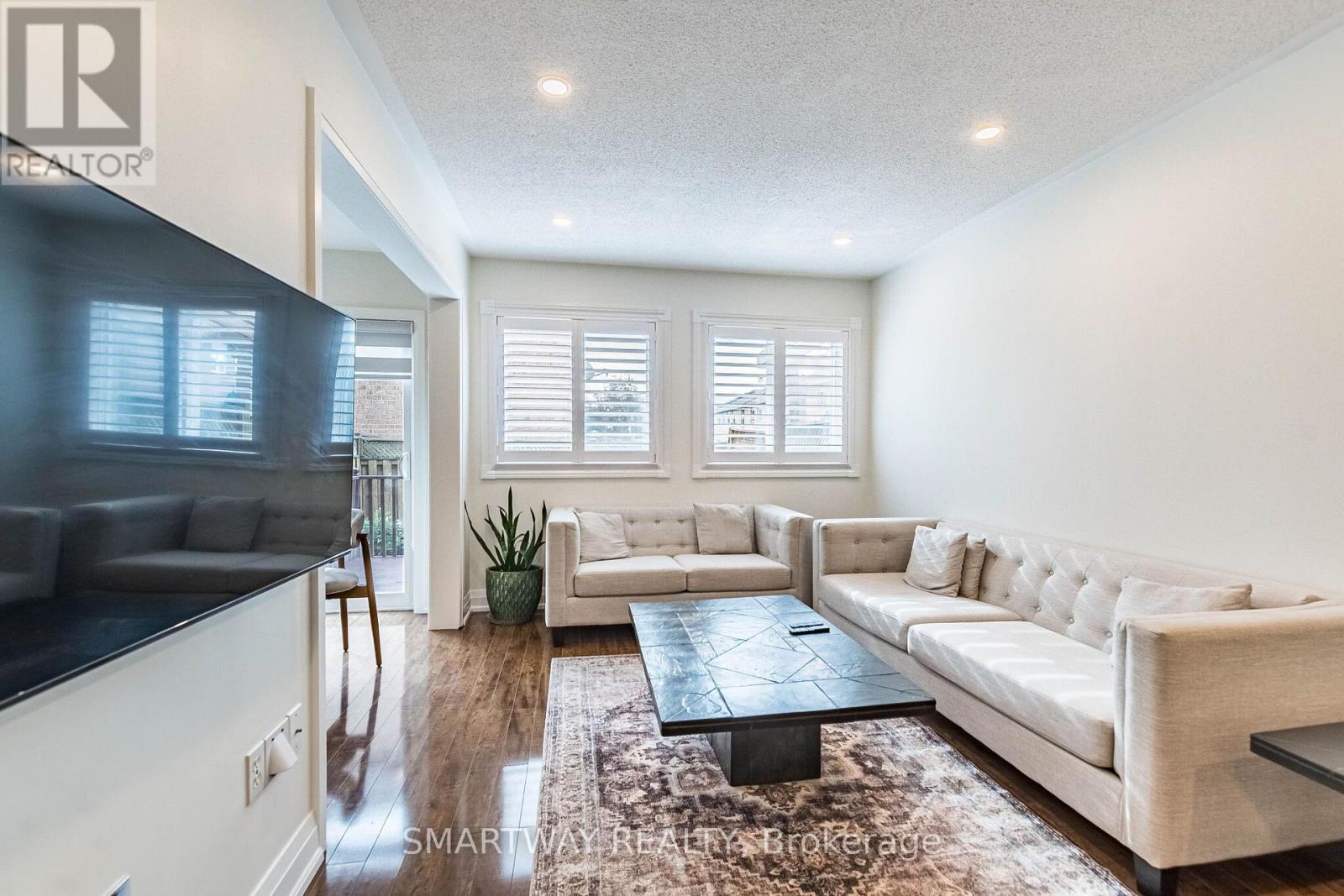 94 Goldenlight Circle, Brampton, Ontario  L6X 4N6 - Photo 11 - W14028300