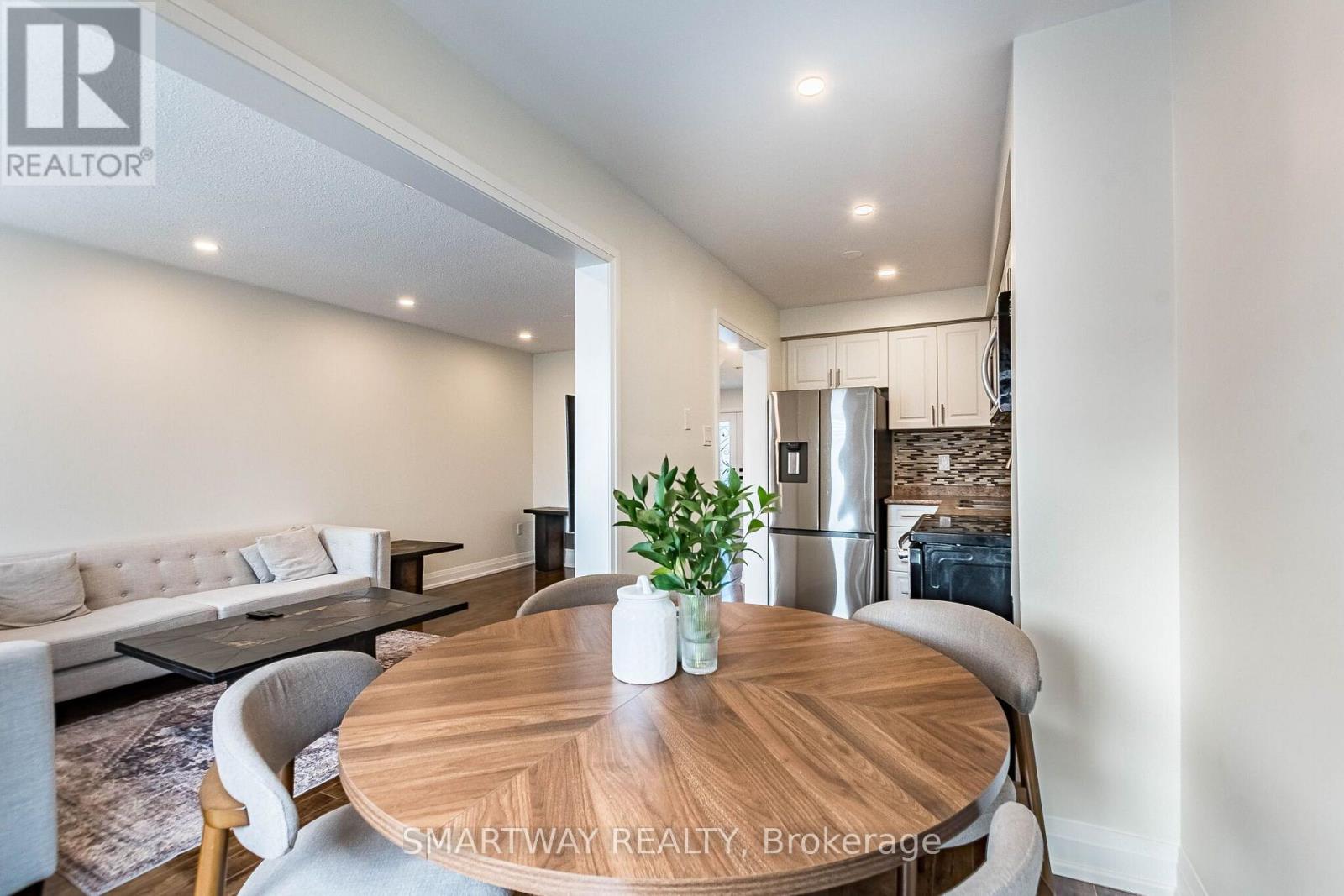 94 Goldenlight Circle, Brampton, Ontario  L6X 4N6 - Photo 17 - W14028300