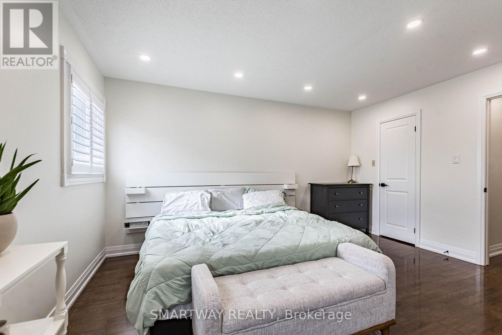 94 Goldenlight Circle, Brampton, Ontario  L6X 4N6 - Photo 30 - W14028300