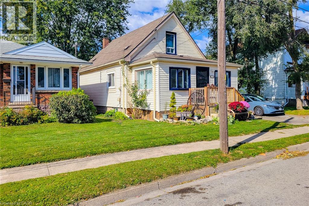 38 Clifford Avenue, Welland, Ontario  L3C 2G1 - Photo 3 - 40870963