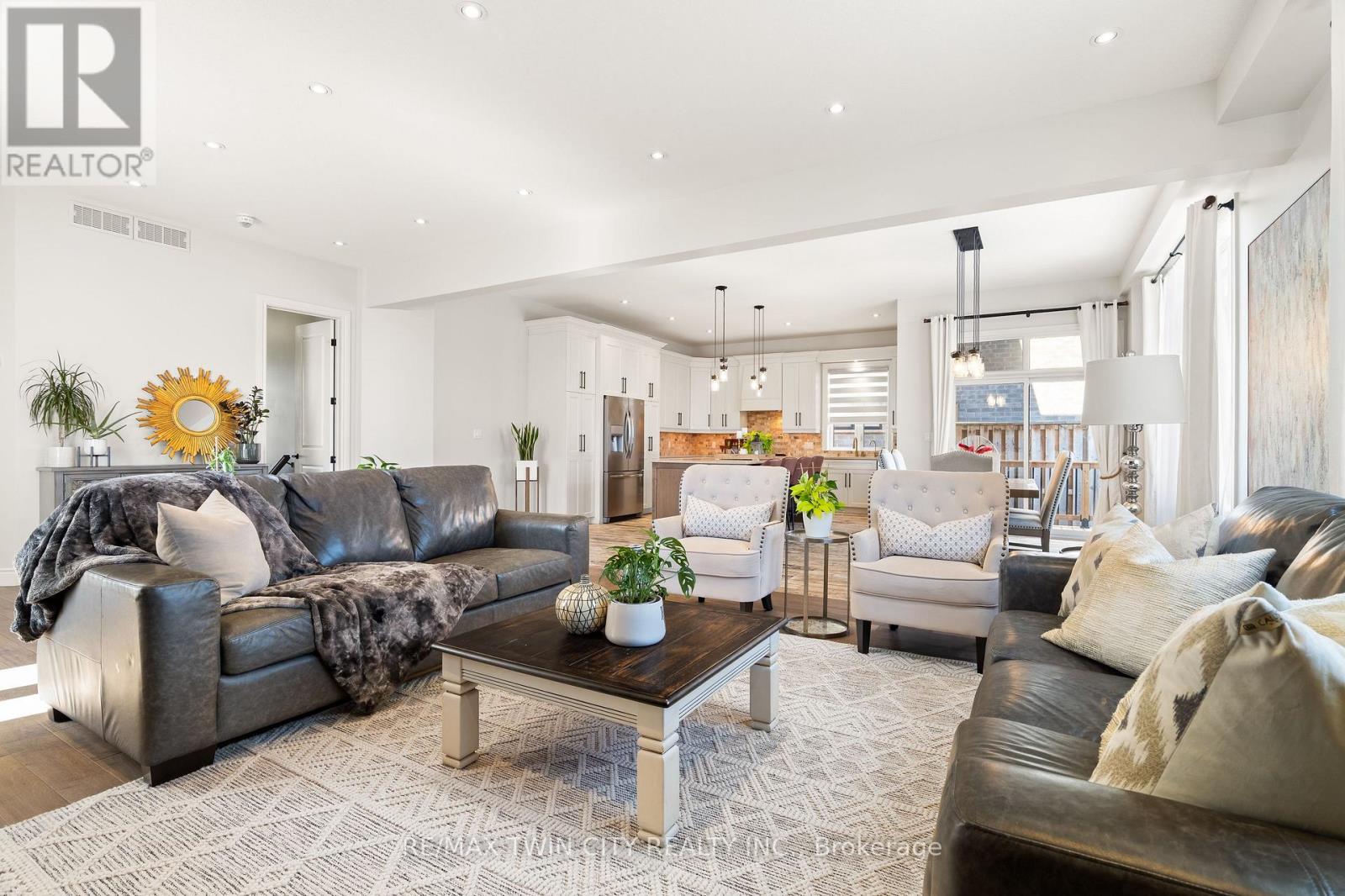 43 Frontier Drive, Kitchener, Ontario  N2P 0G3 - Photo 8 - X14028050