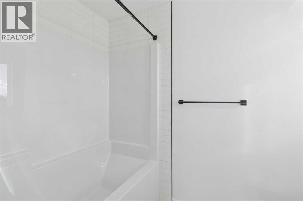 27 Creekstone Walk Sw, Calgary, Alberta  T2X 5M7 - Photo 30 - A2329207