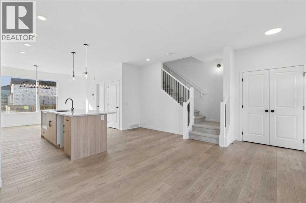 27 Creekstone Walk Sw, Calgary, Alberta  T2X 5M7 - Photo 9 - A2329207