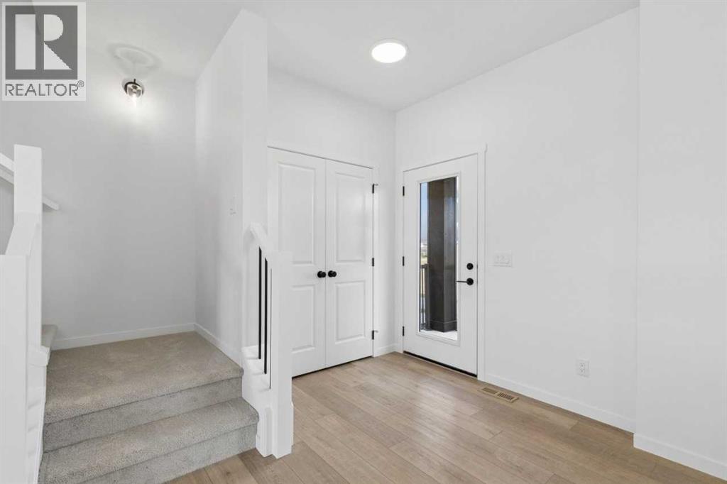27 Creekstone Walk Sw, Calgary, Alberta  T2X 5M7 - Photo 6 - A2329207