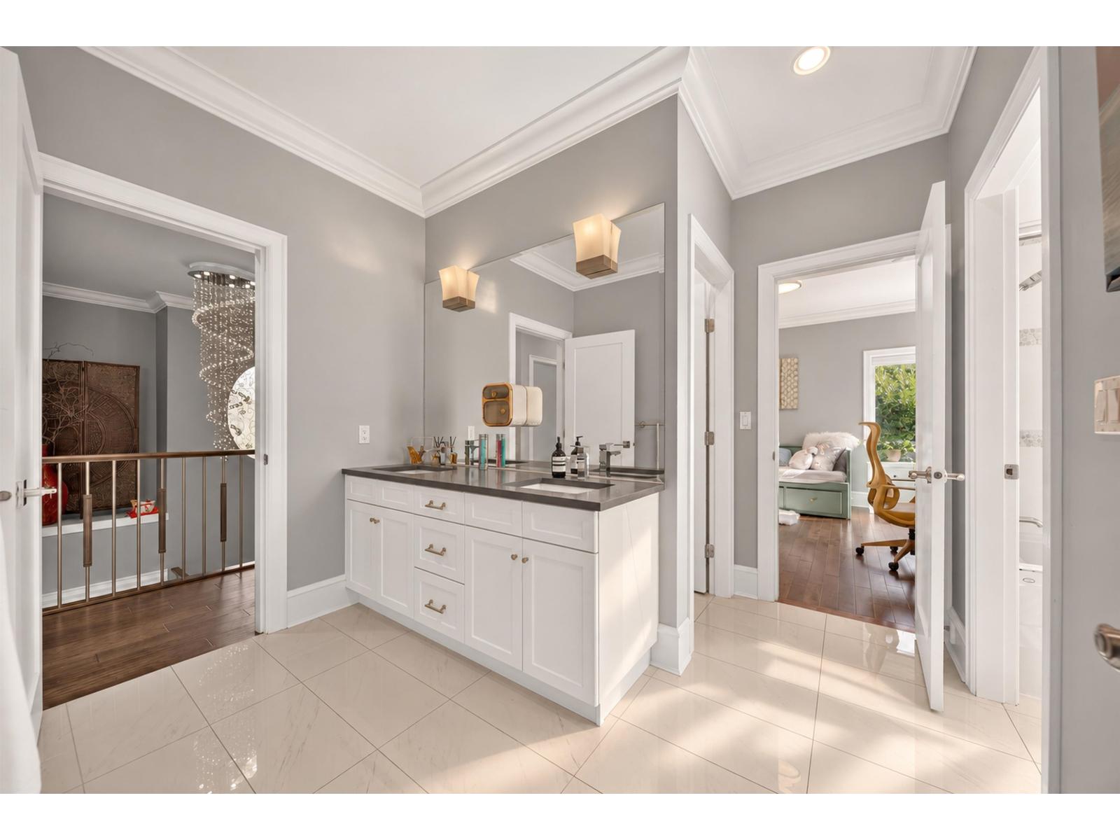 13756 18 Avenue, Surrey, British Columbia  V4A 1W4 - Photo 31 - R3174636