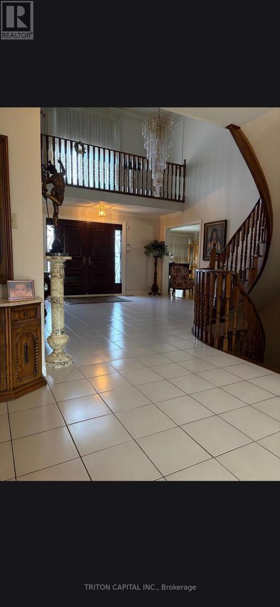 30 Columbus Avenue, Vaughan, Ontario  L4L 6V8 - Photo 2 - N13883604