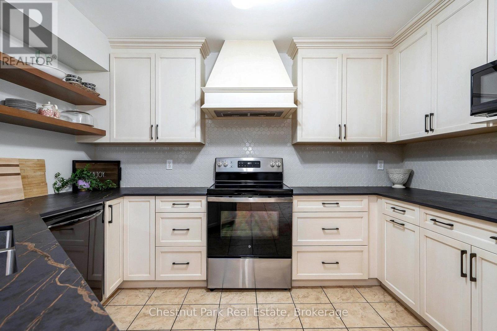 31 Bush Street, Collingwood, Ontario  L9Y 4T1 - Photo 21 - S13854776