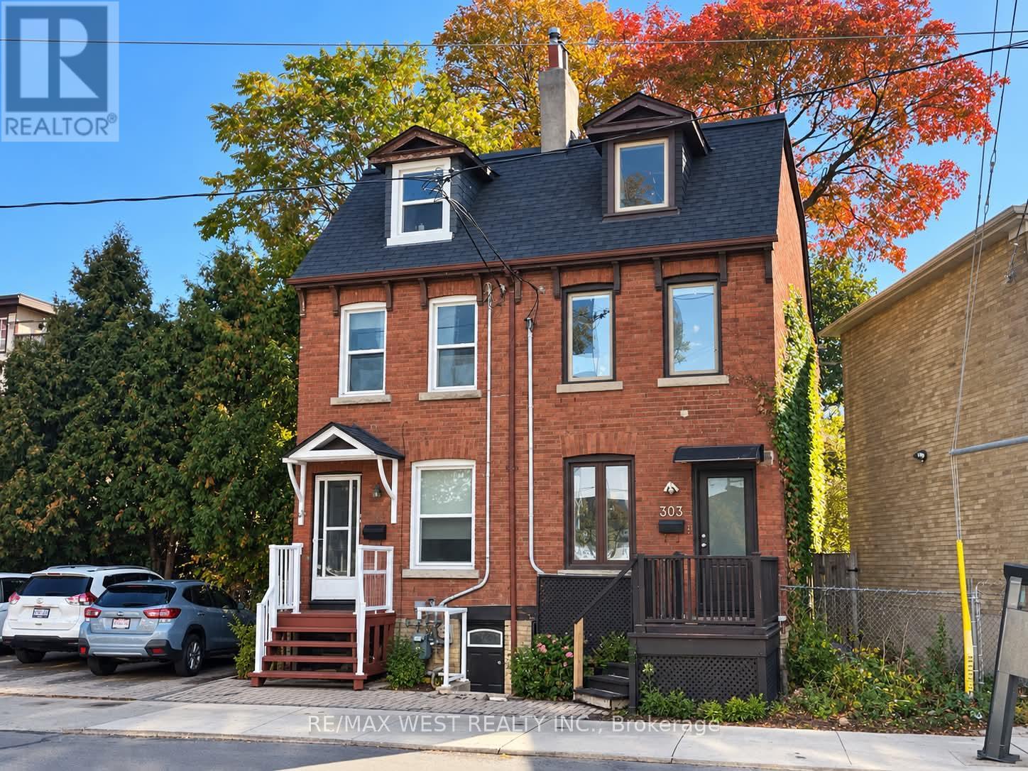 301 DUPONT STREET, Toronto, Ontario