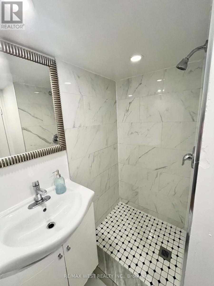 301 Dupont Street, Toronto, Ontario  M5R 1W1 - Photo 10 - C13950348
