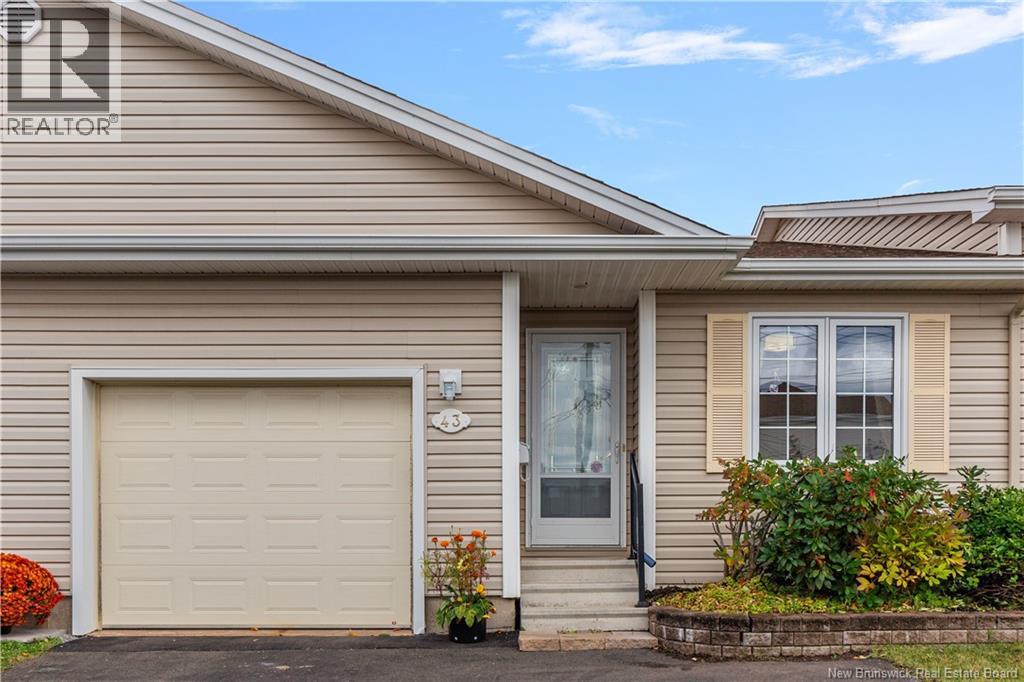 43 Dométhilde Crescent, Dieppe, New Brunswick  E1A 7R4 - Photo 1 - NB149272