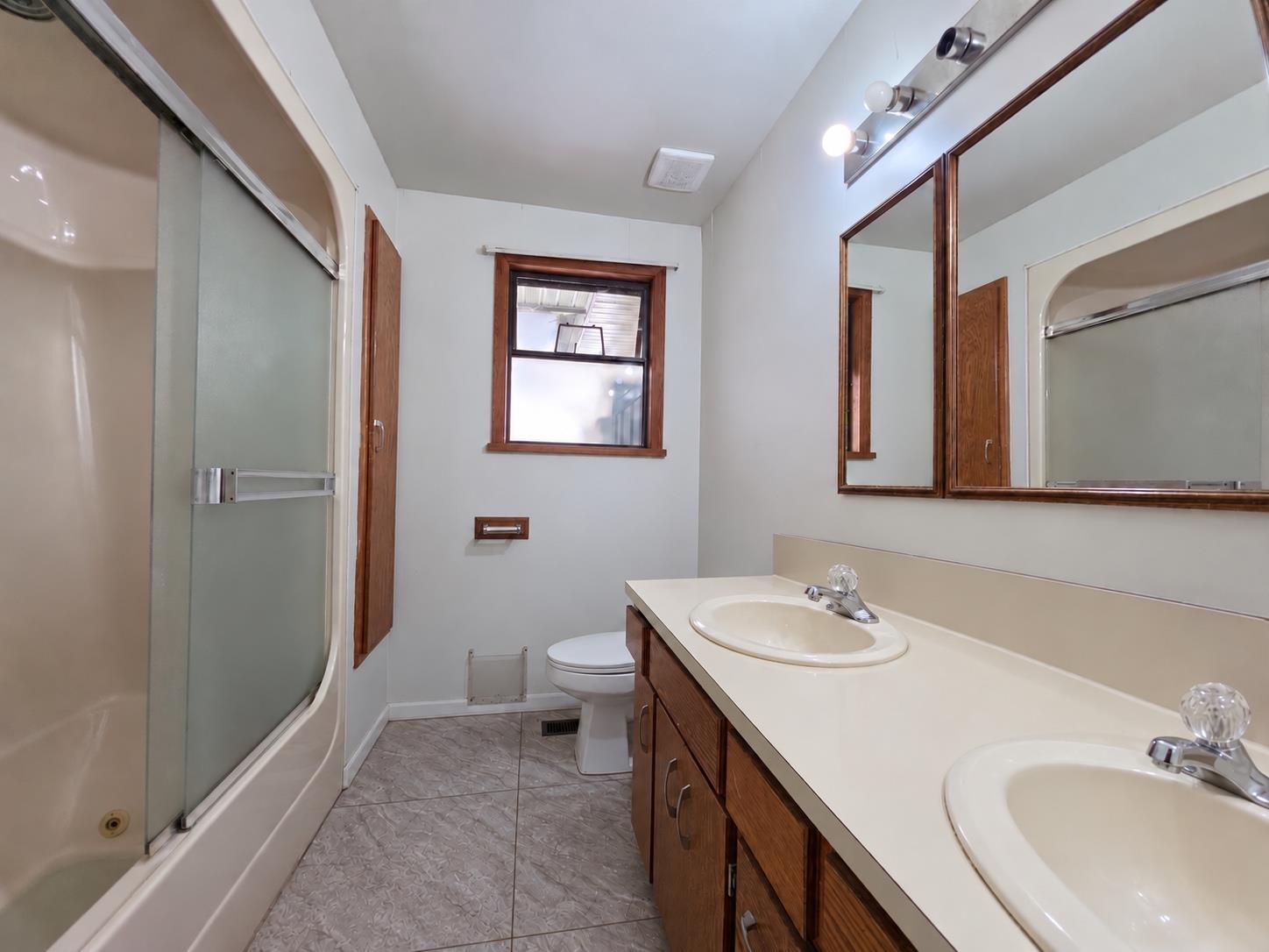 8729 192 Street, Surrey, British Columbia  V4N 5W4 - Photo 21 - R3163621