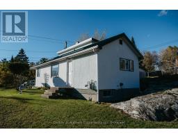 100 REGINA AVENUE, Kenora, Ontario