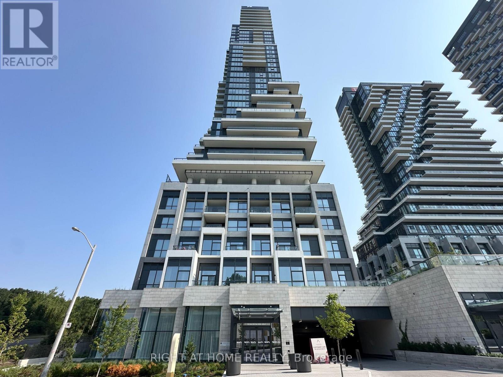 2905 - 10 Inn On The Park Drive, Toronto, Ontario  M3C 0P9 - Photo 2 - C14028328
