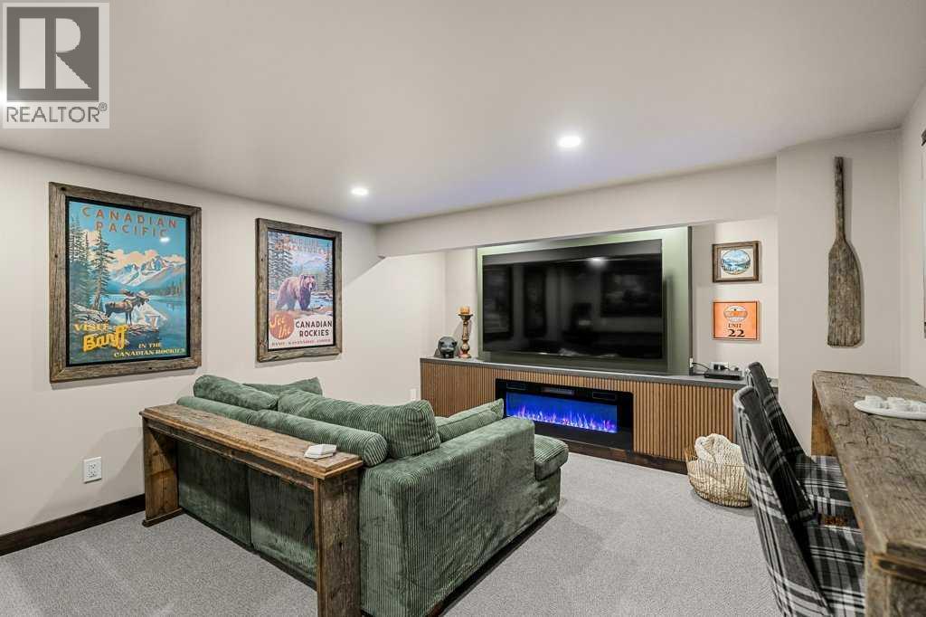 232 Cottageclub Crescent